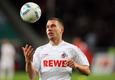 江苏体彩-拜仁慕尼黑豪取47分66球！德甲半程历史最佳战绩诞生，社交媒体海报掀起庆祝风暴