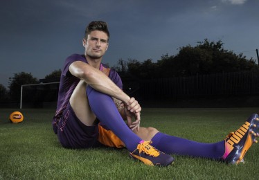 【江苏体彩】鲍威尔手感低迷17投7中揽22分 末节零命中成比赛转折点