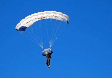 江苏体彩网：步行者官方致敬卡莱尔，千胜伟业背后，育人无数铸就传奇