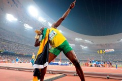 江苏体彩-吉罗纳冬季转会窗口陷僵局，球员去留悬念重重，米歇尔亟需全面补强应对伤病危机