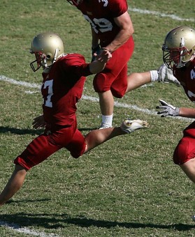 江苏体彩-小球星角球投送精准，绝杀助攻铸就历史