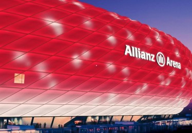 江苏体彩网-开拓者团队篮球击破骑士主场金身，杨瀚森防守端贡献获教练肯定