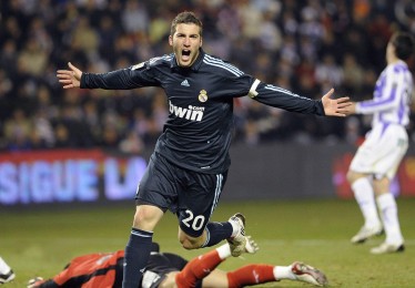 江苏体彩网官网_银河战舰迎新篇章，尼科·帕斯闪耀欧冠舞台，传射全能引变革，贝林厄姆迎甜蜜挑战