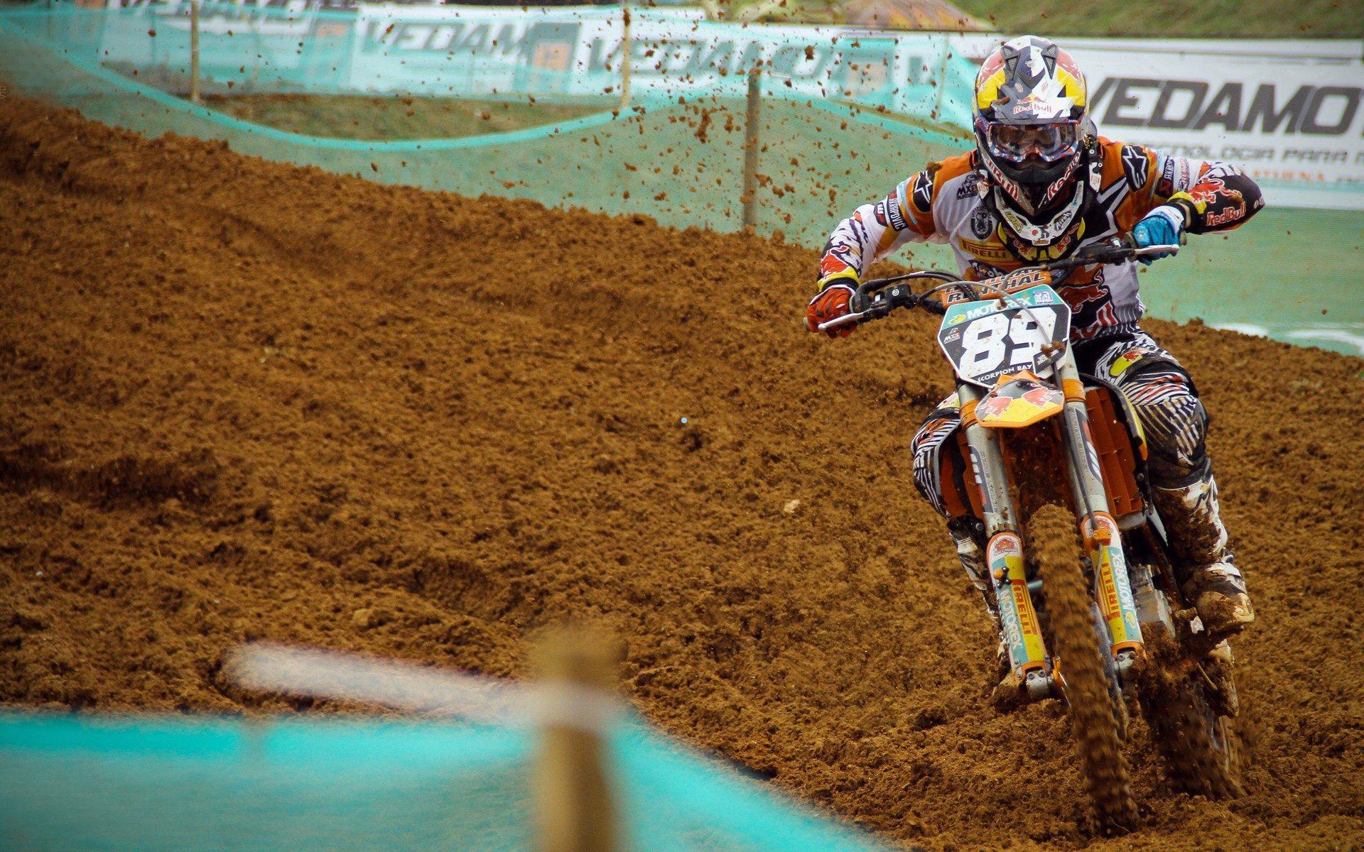 银河战舰迎新篇章，尼科·帕斯闪耀欧冠舞台，传射全能引变革，贝林厄姆迎甜蜜挑战